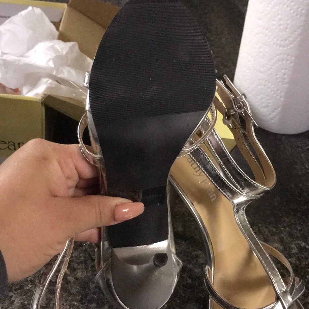 Heels - Picture 2 of 3